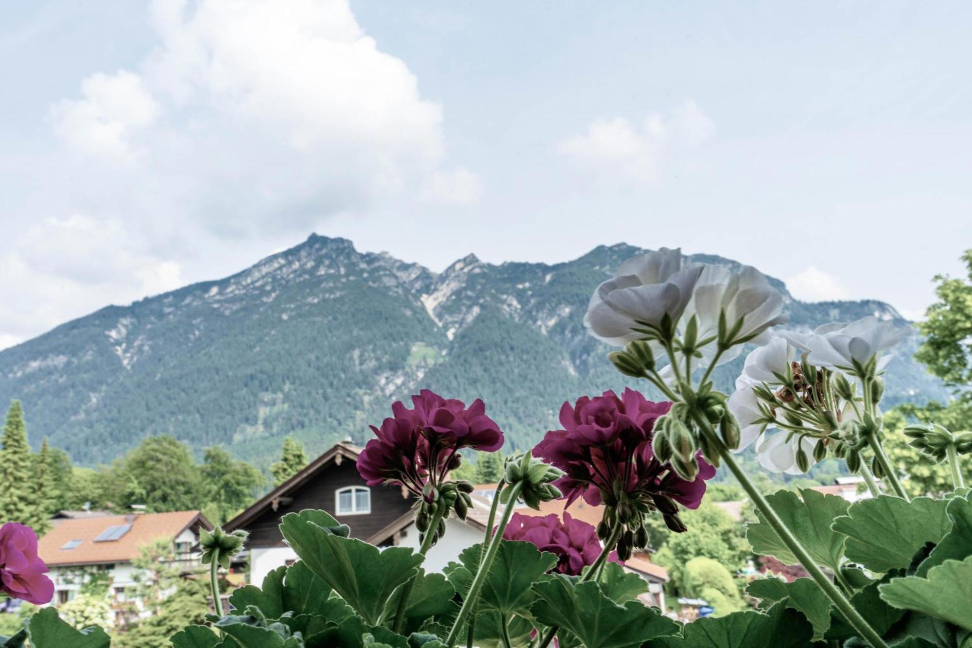 Gaestehaus Quirin Garmisch-Partenkirchen Exteriör bild