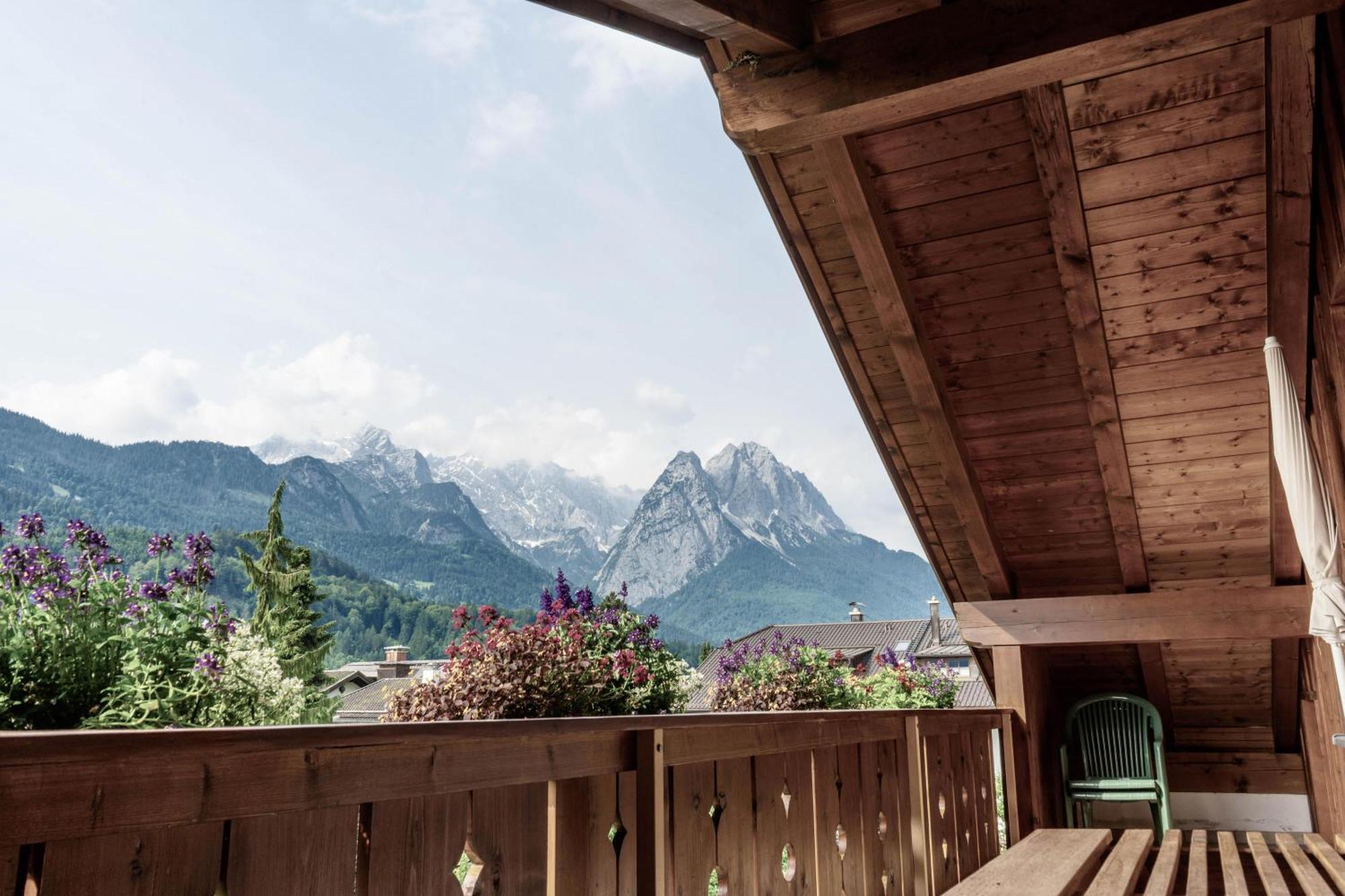 Gaestehaus Quirin Garmisch-Partenkirchen Exteriör bild