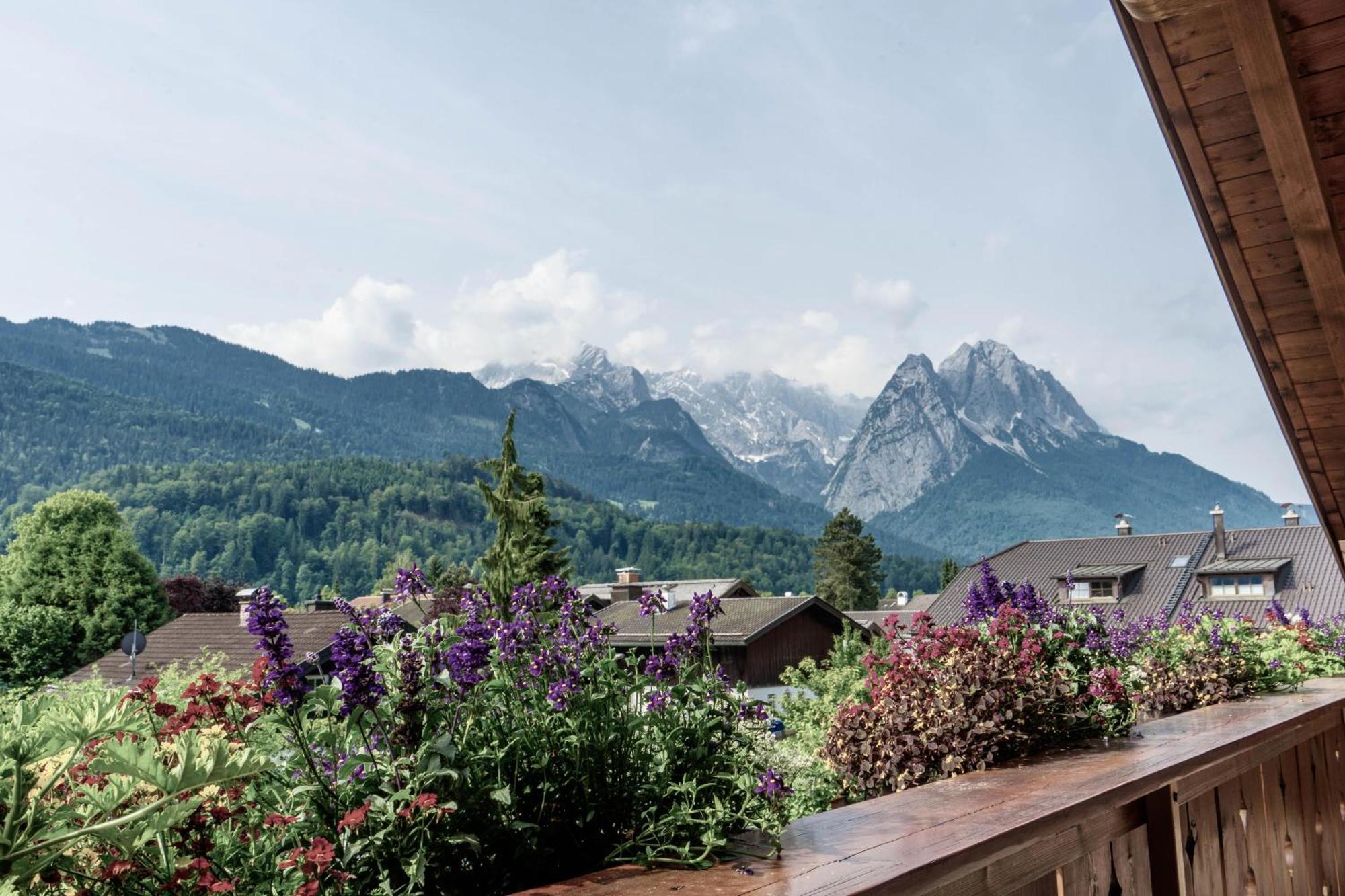 Gaestehaus Quirin Garmisch-Partenkirchen Exteriör bild